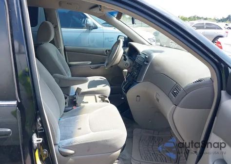 2010 Toyota Sienna Ce z USA, uszkodzony, nr VIN 5TDKK4CC4AS294176